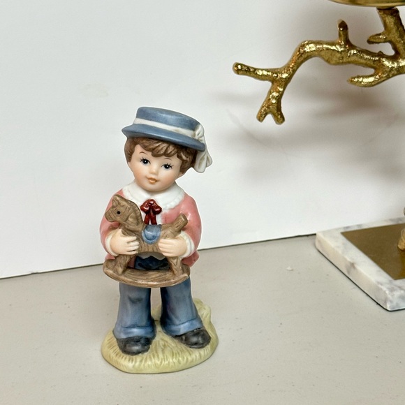 Homco Porcelain figurine Victorian Boy with Rocking Horse toy - Picture 10 of 10